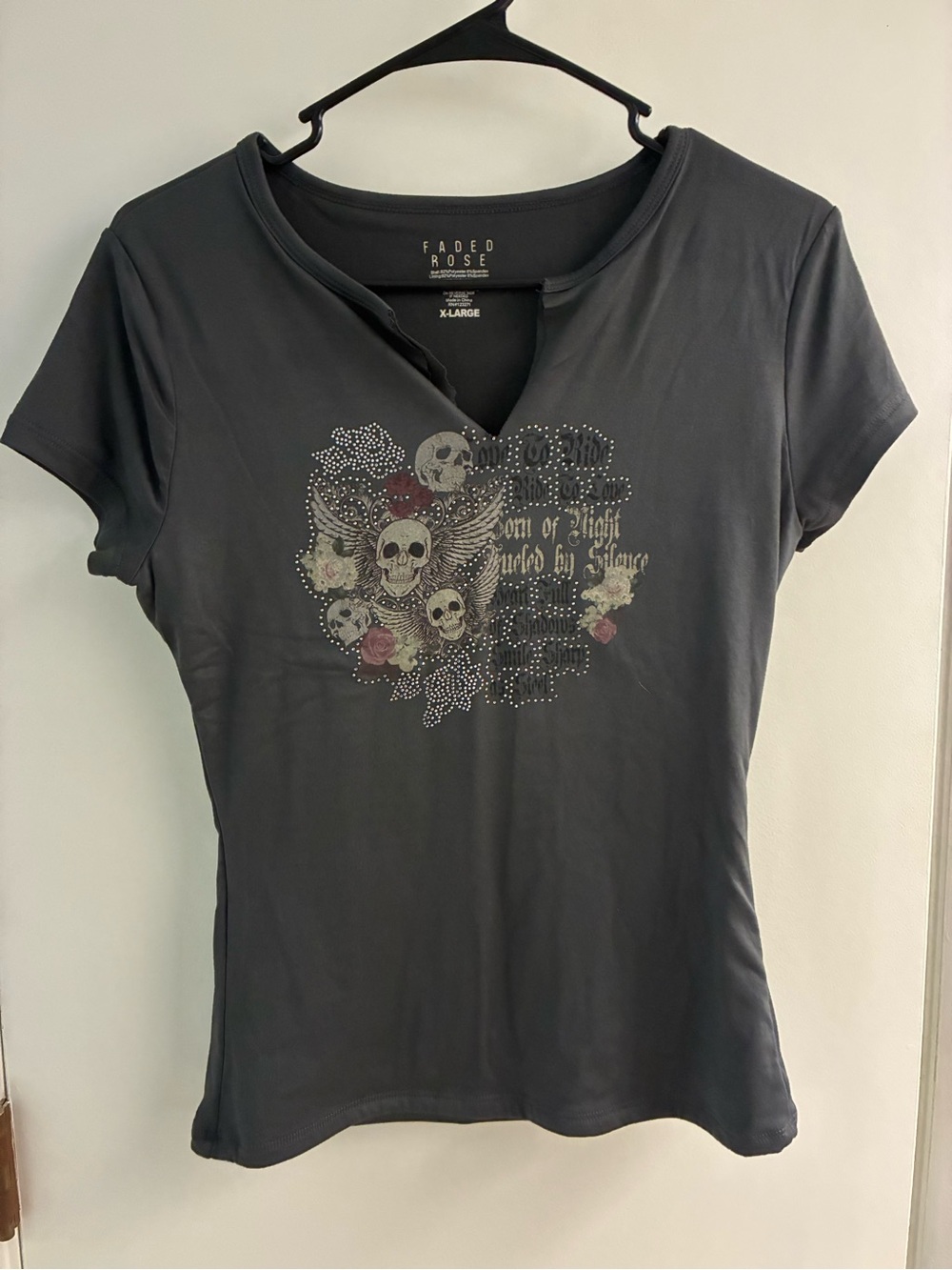 Faded Rose Women's Charcoal Skull Graphic Short Sleeve Tee